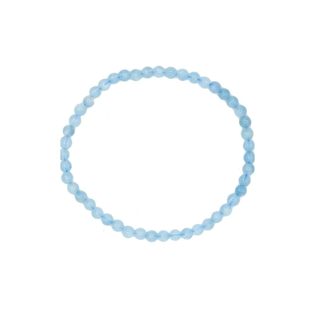 Akvamarin armbånd med blåa pärlor i en enkel design