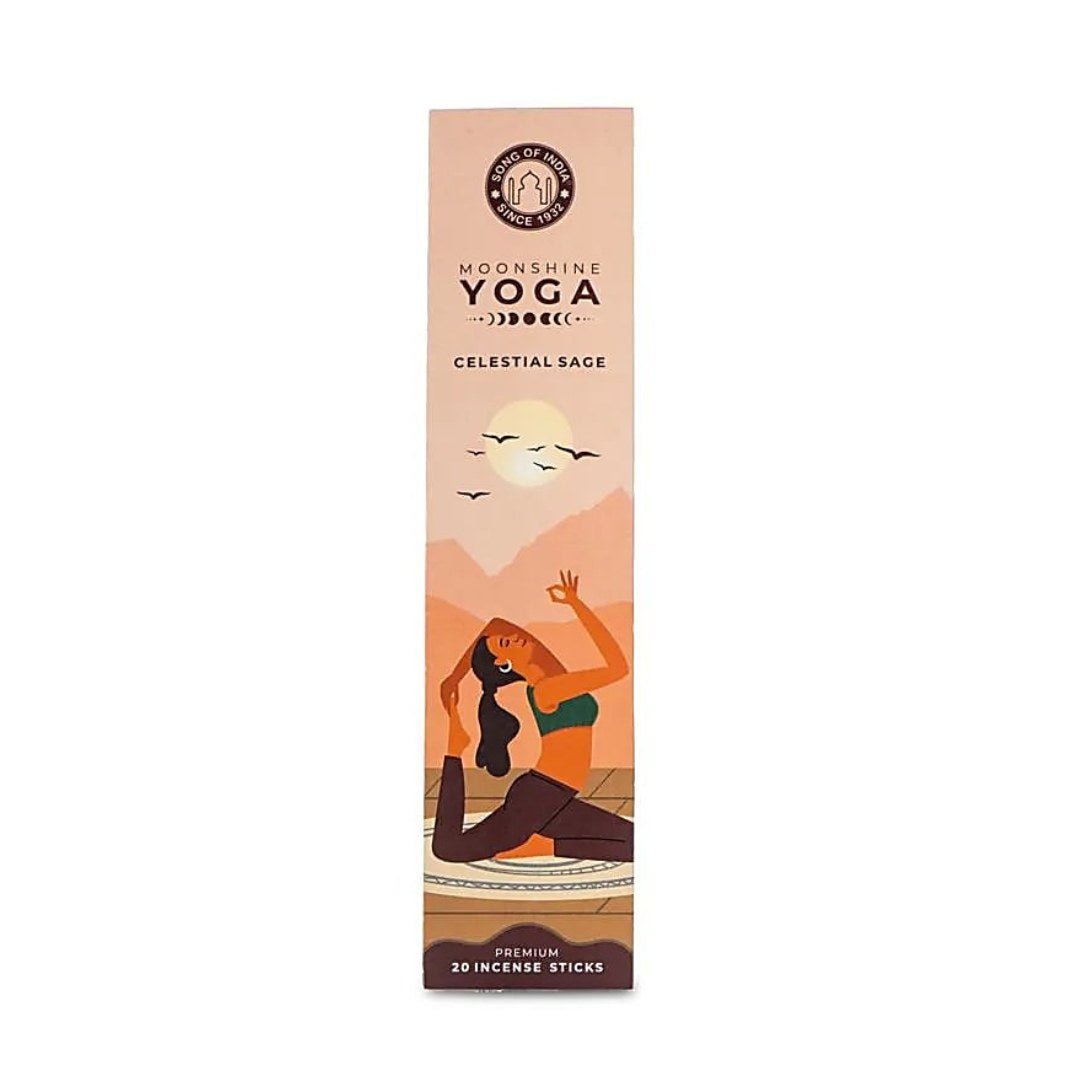 Moonshine Yoga Celestial Sage rökelse paket med en yogautövare i meditationsställning och en solnedgång i bakgrunden