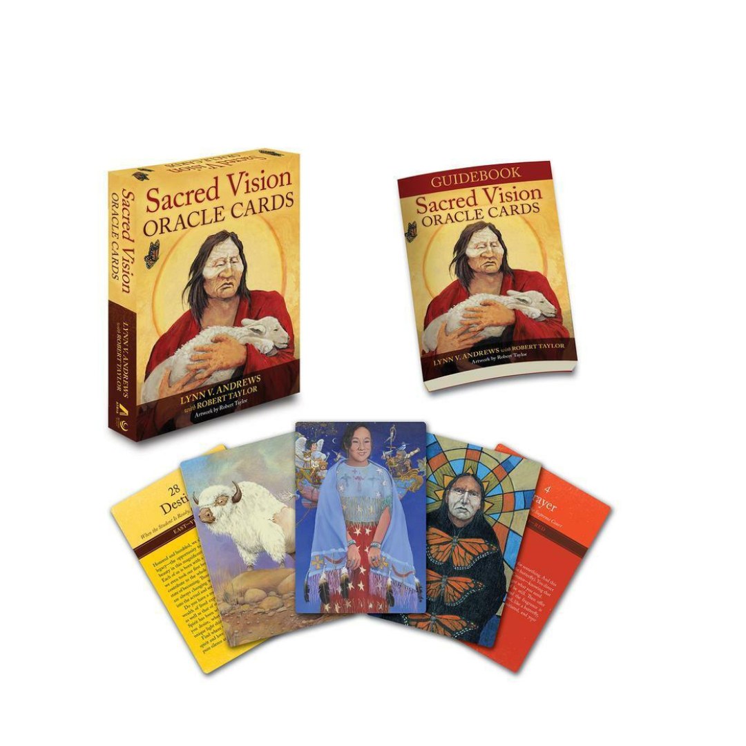 Sæt af Sacred Vision orakelkort af Lynn V. Andrews består af en boks, en guidebog og flere farverige kort med forskellige motiver og beskrivelser, der fremmer intuition og spiritualitet.