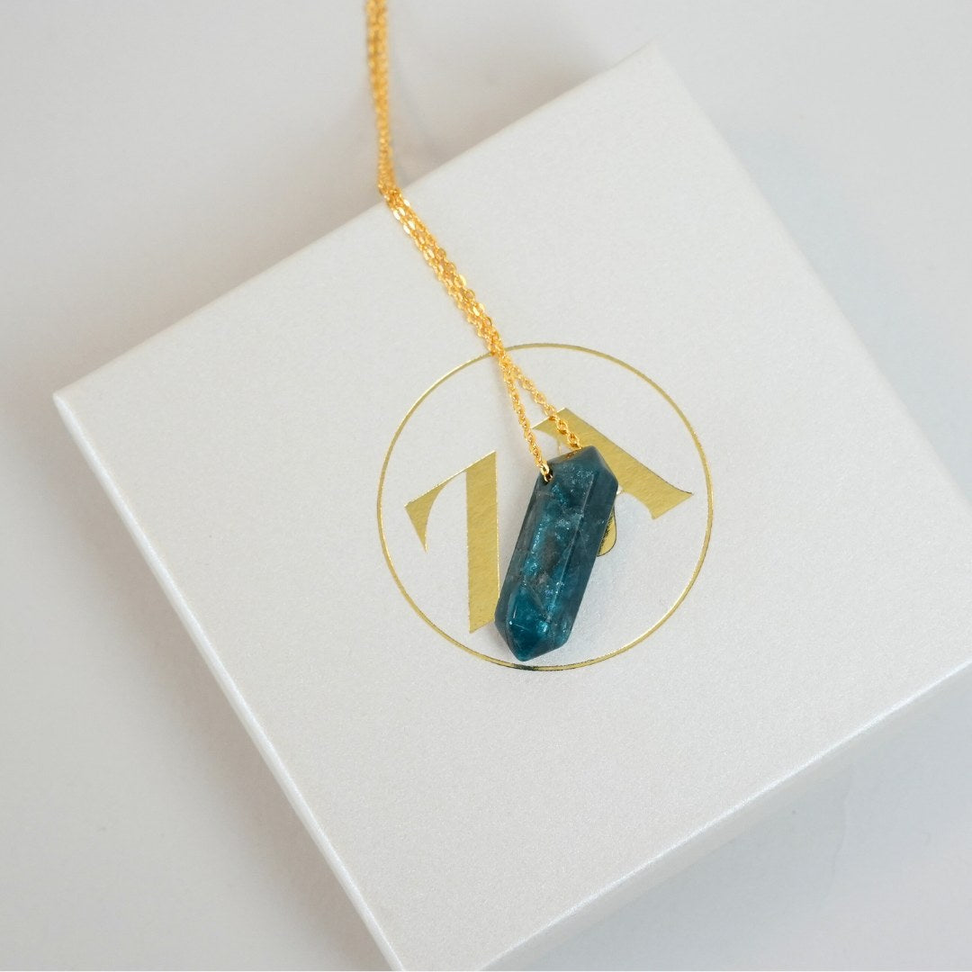 Apatite necklace - pointed